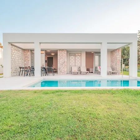 Theodorou Villa *